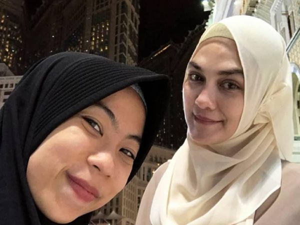 Gaya Luna Maya Pakai Hijab Saat Umrah, Jadi Perhatian Karena Mata Sembab