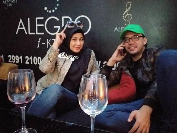 Momen Manis Kulineran Vivi Paris dan Sandy Tumiwa Sebelum Kena Kasus Narkoba