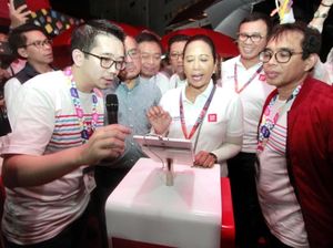 Saat Menteri Rini Jajal Fintech LinkAja di JJF 2019 Saat Menteri Rini Jajal Fintech LinkAja di JJF 2019