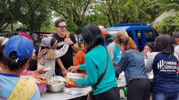 Peduli UMKM, Bertrand Antolin Rela Jadi Model Gratisan