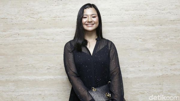 Si Cantik Erisa Rein Kembali Langsing