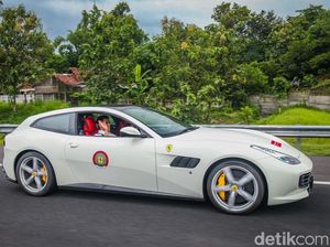 Intip Ferrari yang Dikendarai Suami Dian Sastro di Tol Trans Jawa Intip Ferrari yang Dikendarai Suami Dian Sastro di Tol Trans Jawa