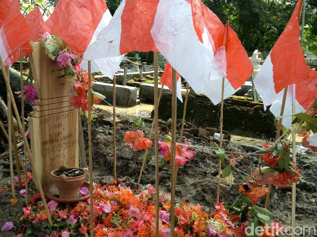 Pendakian Maut ABG Indramayu, Tanpa Restu Ortu hingga Nekat Bonceng 3 Pendakian Maut ABG Indramayu, Tanpa Restu Ortu hingga Nekat Bonceng 3