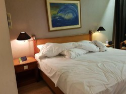 Penangkapan Andi Arief Ganggu Operasional Hotel?