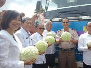 Kementan Lepas Ekspor 25 Ton Kol Berastagi ke Malaysia