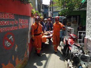 Dramatis! Penyelamatan Wanita Terperosok ke Sumur Sedalam 12 Meter Dramatis! Penyelamatan Wanita Terperosok ke Sumur Sedalam 12 Meter