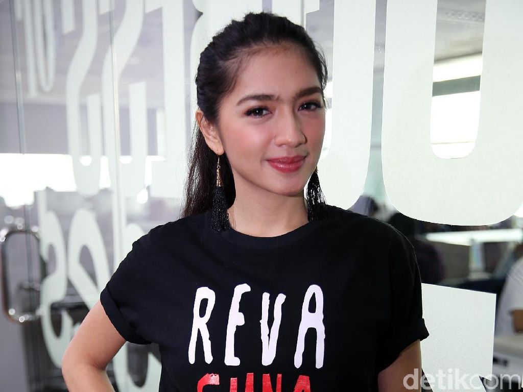 Meski Cerai, Angel Karamoy dan Mantan Suami Tetap Kompak Meski Cerai, Angel Karamoy dan Mantan Suami Tetap Kompak