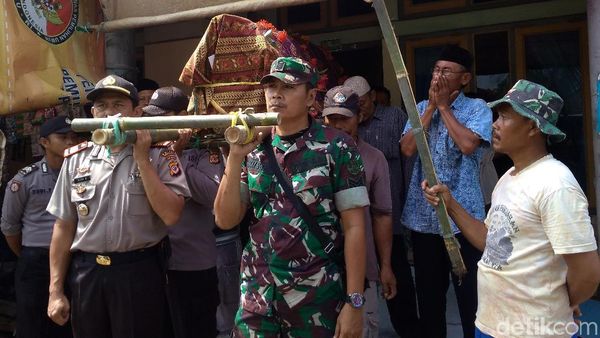 Potret Pemakaman 3 Pendaki Tampomas di Indramayu