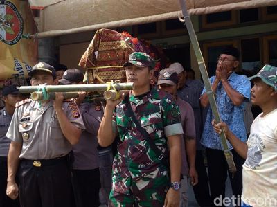 Potret Pemakaman 3 Pendaki Tampomas di Indramayu