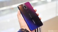 Menggenggam Oppo F11 Pro yang Kece