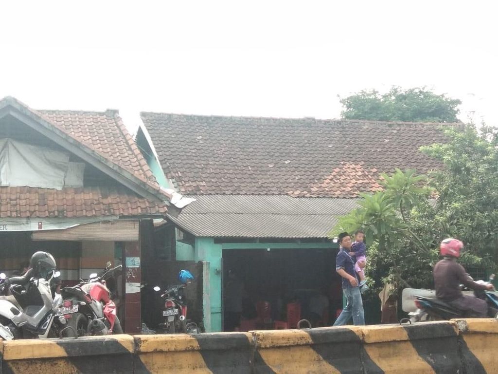 Hilangkan Jejak Pembunuhan, Ayah Ngaku Istri-Bayi 40 Hari Tewas Kesetrum Hilangkan Jejak Pembunuhan, Ayah Ngaku Istri-Bayi 40 Hari Tewas Kesetrum