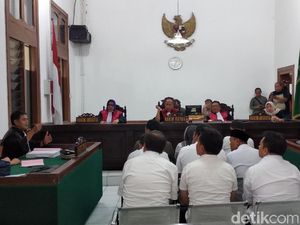 Terdakwa Beli Tanah dan Mobil dari Sunat Bansos Kabupaten Tasikmalaya