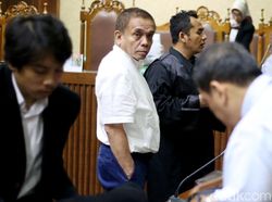 Eks Panglima GAM Bersaksi di Sidang Irwandi, Cerita Soal Pajak Nanggroe
