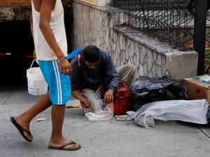 Kelaparan Saat Corona, Warga Venezuela Makan Darah Sapi