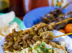 Menjajal Bubur Ayam Bandi yang Eksis Sejak 1998