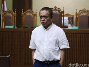 Irwandi Yusuf Jalani Sidang Tuntutan Hari Ini Irwandi Yusuf Jalani Sidang Tuntutan Hari Ini
