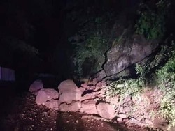 Longsor, Jalan Nasional Trenggalek-Ponorogo Ditutup Total