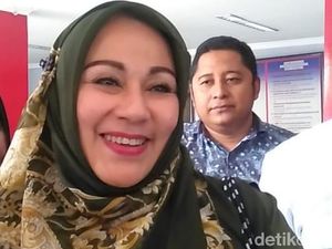 Jenguk Ahmad Dhani, Camelia Malik Bawa Hati Jenguk Ahmad Dhani, Camelia Malik Bawa Hati