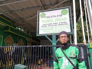 Driver Ojol Ini Punya Kisah Hidup Seperti Abah di Keluarga Cemara Driver Ojol Ini Punya Kisah Hidup Seperti Abah di Keluarga Cemara