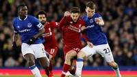 Hasil ini membuat Liverpool gagal merebut kembali posisi puncak klasemen Liga Inggris. Manchester City kini berada di urutan pertama setelah mengalahkan Bournemouth 1-0, dan Liverpool duduk di peringkat kedua. Phil Noble/Reuters.