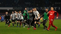 Skuat besutan Massimiliano Allegri kini punya 72 poin, unggul 16 angka di depan Napoli. REUTERS/Ciro De Luca.