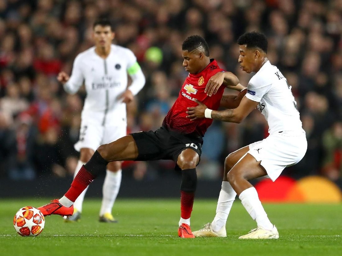 Sambangi PSG, Man United dilarang kebobolan dulu. (Foto: Michael Steele / Getty Images)