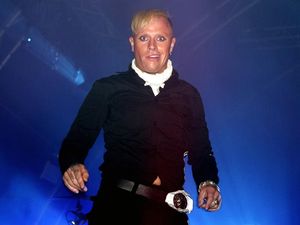 Usai Bunuh Diri, Penyanyi The Prodigy Meninggalkan Utang Rp 125 M Usai Bunuh Diri, Penyanyi The Prodigy Meninggalkan Utang Rp 125 M