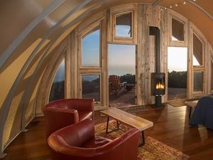 Jangan Kaget, Begini Nih Kalau Crazy Rich Pergi Kemping