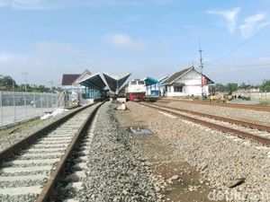Jalur Ganda Stasiun Palur-Kedungbanteng Resmi Beroperasi Jalur Ganda Stasiun Palur-Kedungbanteng Resmi Beroperasi