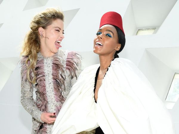 Dituntut Johnny Depp, Amber Heard Asyik-asyik di PFW 2019