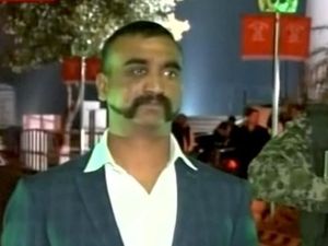 Ramai-ramai Pamer Kumis ala Pilot India yang Ditangkap Pakistan