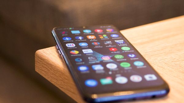 Melihat Realme 3, Ponsel Murah yang Menjanjikan