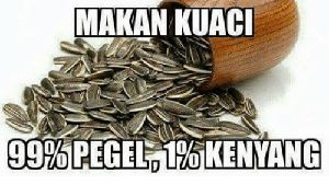 Kriuk-kriuk, 8 Meme Makan Kuaci yang Bikin Capek hingga Geregetan