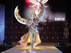 Foto: Hebohnya Kostum Daerah Para Finalis Puteri Indonesia 2019