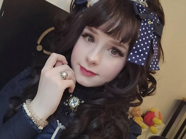 Potret Cantiknya Wanita yang Hidup Sebagai Lolita Setiap Hari, Mirip Boneka