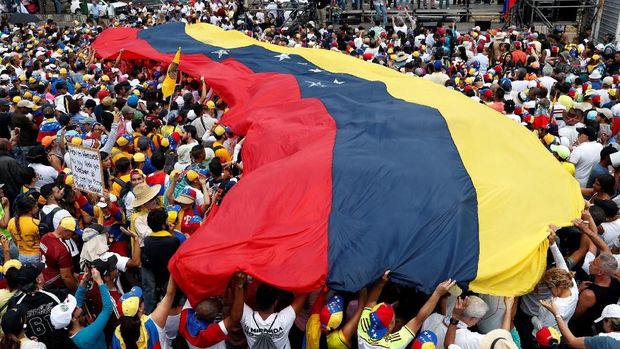 Pulang ke Venezuela, Guaido Disambut Bak Pahlawan
