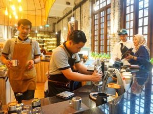 Santai Sore Sambil Menikmati Jamu di Kota Tua