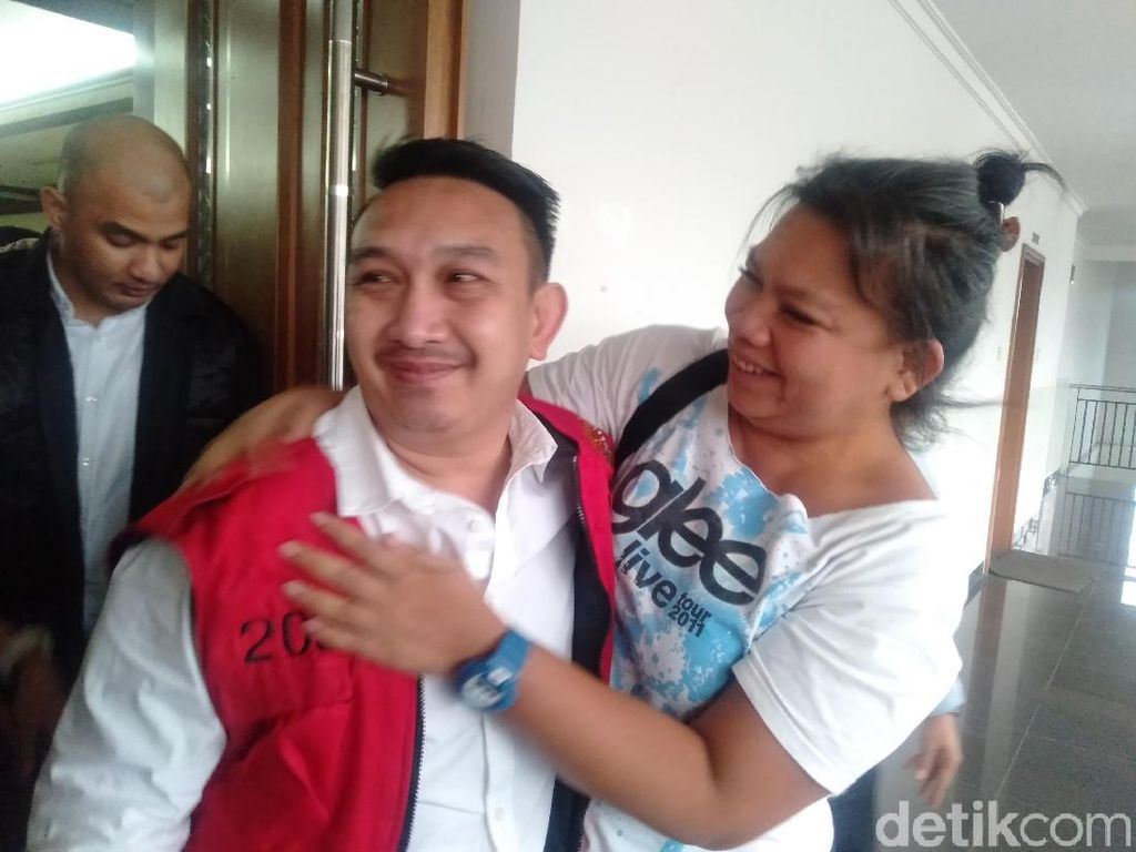 Sebentar Lagi Bebas, Augie Fantinus Tak Sabar Kumpul Bersama Keluarga Sebentar Lagi Bebas, Augie Fantinus Tak Sabar Kumpul Bersama Keluarga