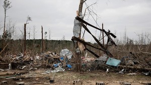 Dahsyat! Tornado Hantam Alabama 23 Orang Tewas