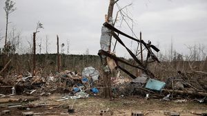 Dahsyat! Tornado Hantam Alabama 23 Orang Tewas