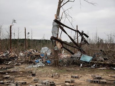 Dahsyat! Tornado Hantam Alabama 23 Orang Tewas