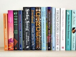 Pertama Kali! Penulis Trans Non-biner Dinominasikan di Penghargaan Fiksi