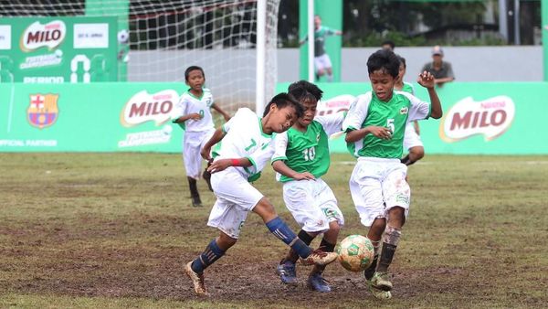 MIN 6 Jaksel Juara MILO Football Championship Jakarta 2019