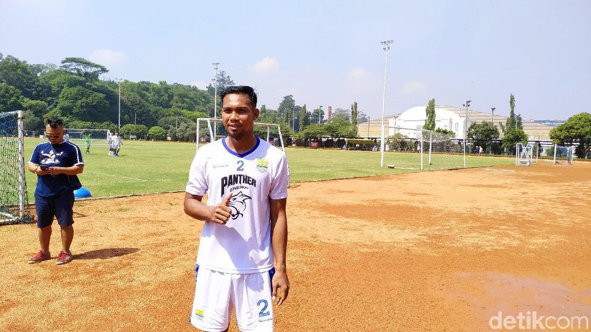 Saepulloh Beltrame tertantang memenangi persaingan lini belakang Persib Bandung. (Mukhlis Dinillah/detikSport)
