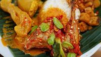 Lamak Bana! Nasi Kapau Berlauk Komplet Buat Makan Siang