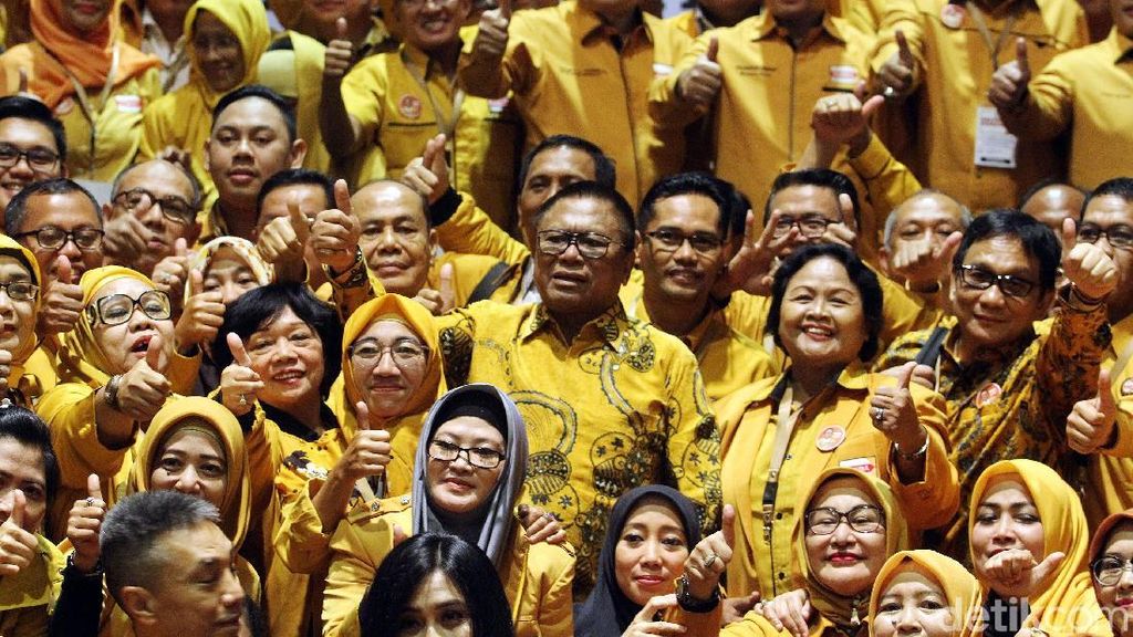 OSO Kumpulkan Caleg Hanura Bahas Pemenangan Pileg dan Jokowi
