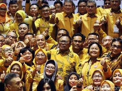 OSO Kumpulkan Caleg Hanura Bahas Pemenangan Pileg dan Jokowi
