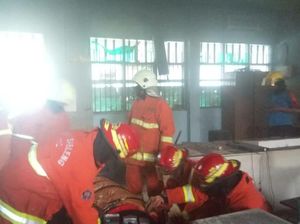Ruang Laboratorium SMPN 32 Surabaya Terbakar