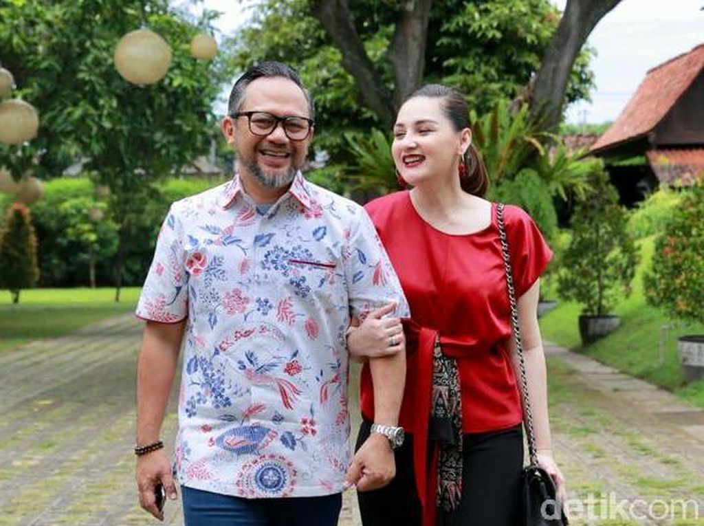Mona Ratuliu & Suami: Banyuwangi Pas Banget Buat Bulan Madu Mona Ratuliu & Suami: Banyuwangi Pas Banget Buat Bulan Madu