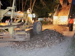 Perbaikan Jalan TKP Model Mandi Lumpur atas Perintah Presiden